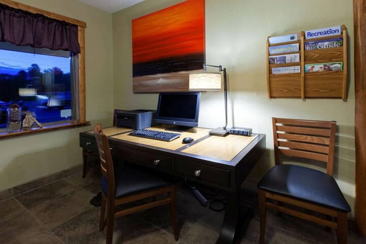 Business Center 43 of 53